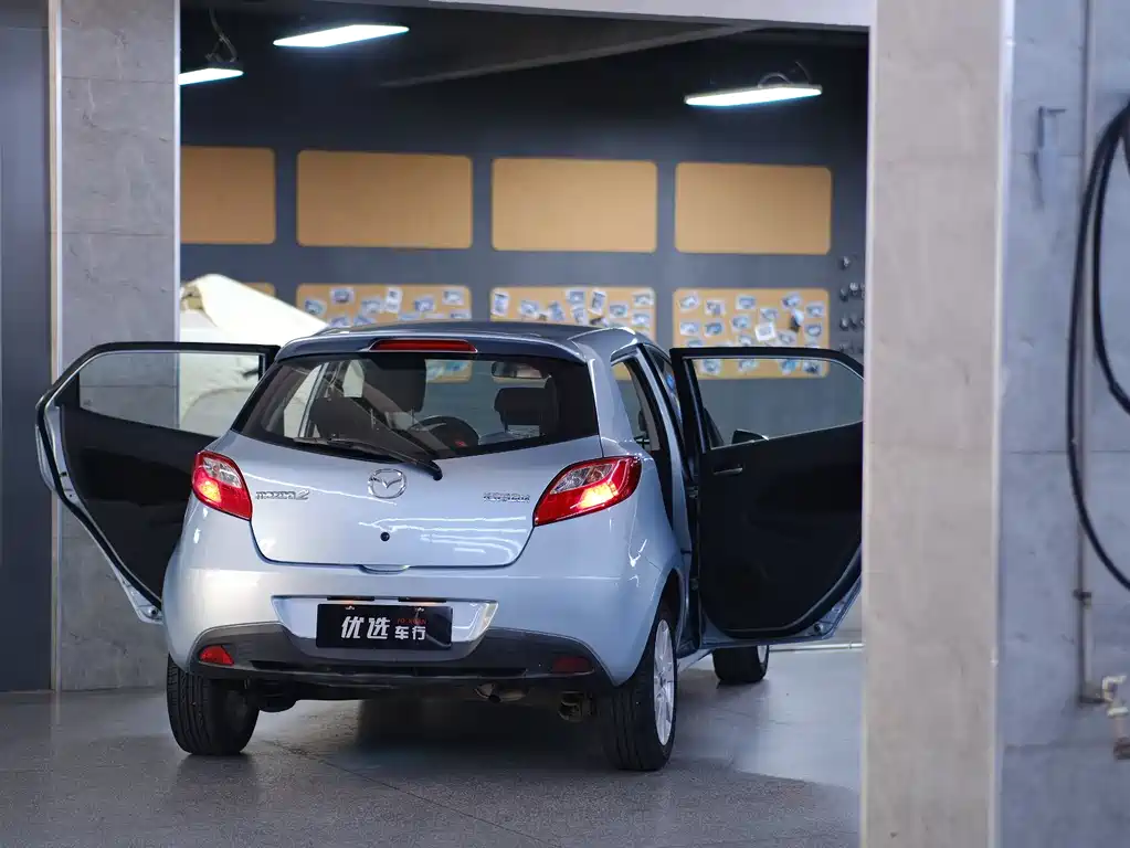 Mazda 2 Dazzle Dynamic 1.5L Auto Luxury Edition, фото 8