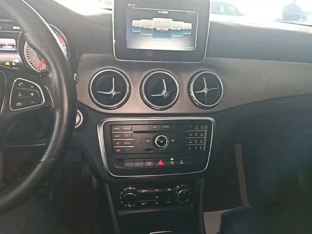 Mercedes-Benz GLA — миниатюра 13