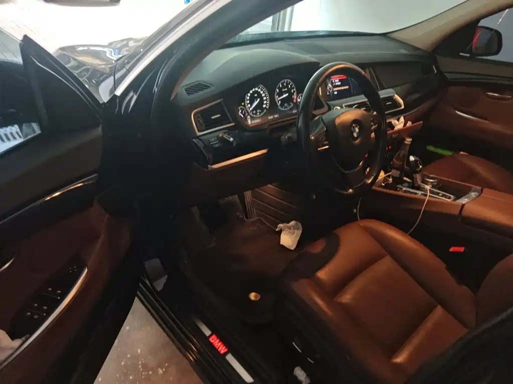 BMW 5 Series GT — миниатюра 13