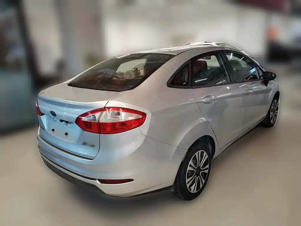 Ford Fiesta 2013 1.5L MT