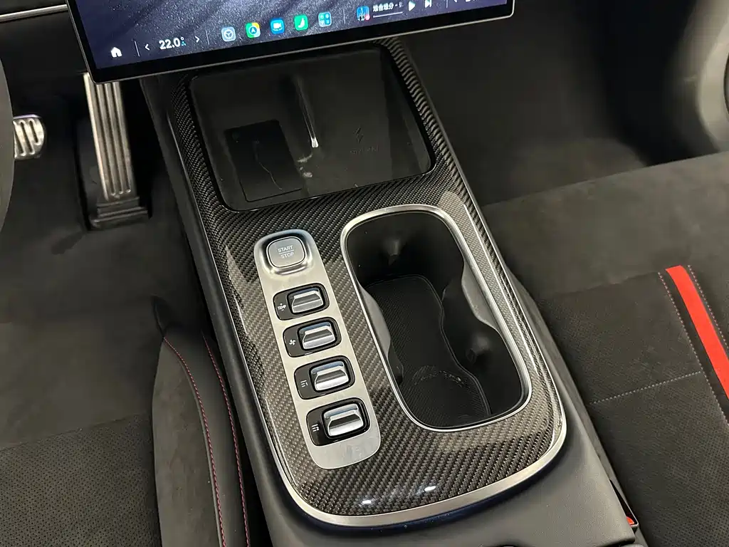 Xiaomi SU7 Ultra — миниатюра 19