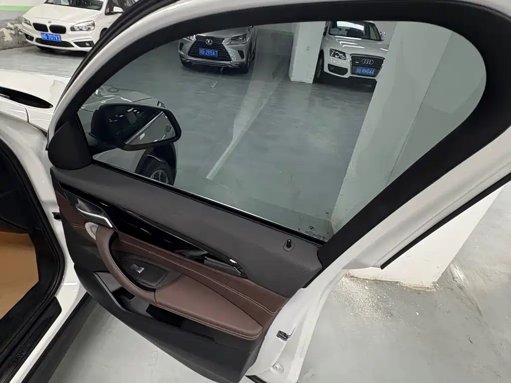 BMW X1 — миниатюра 6