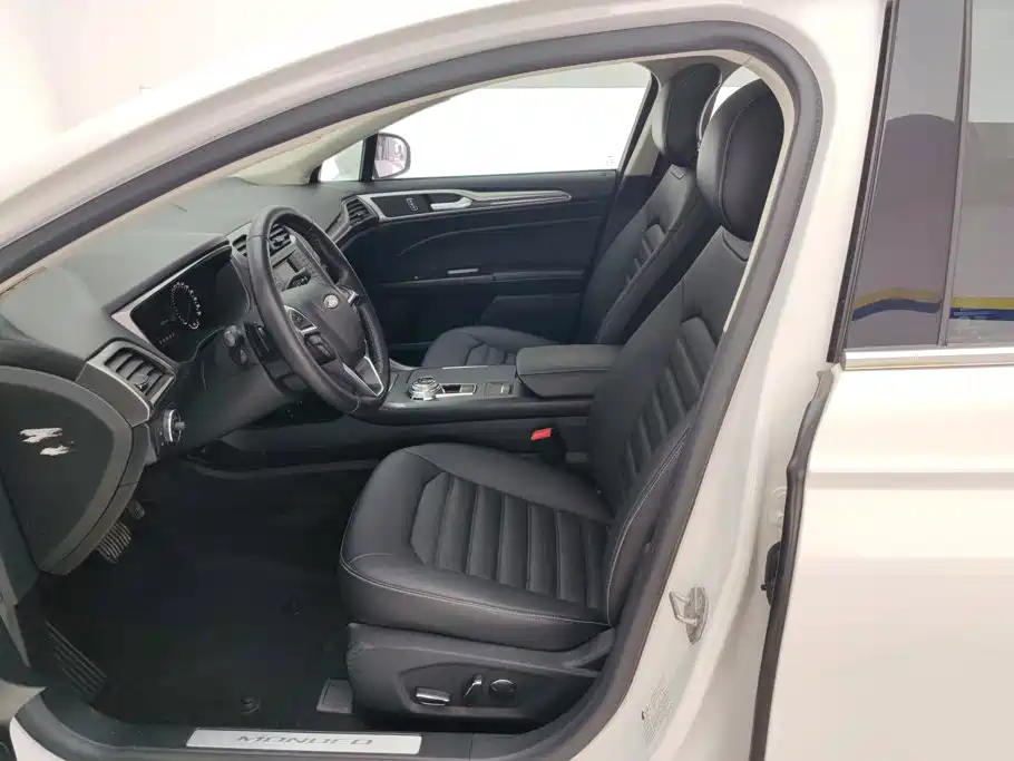 Ford Mondeo — миниатюра 9