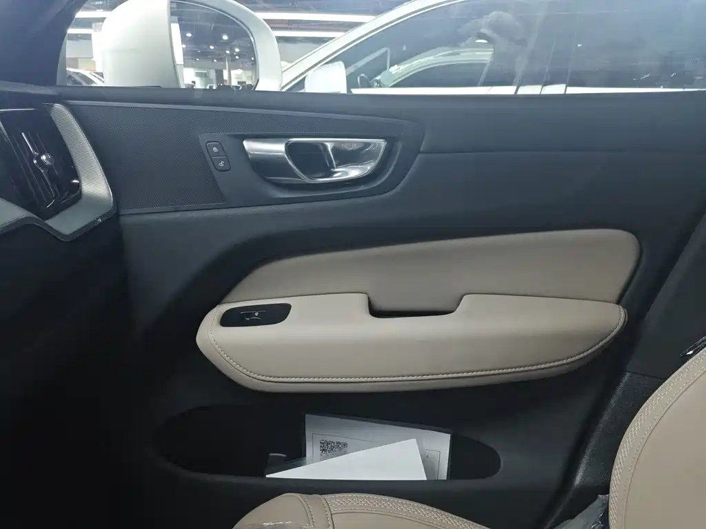 Volvo XC60 — миниатюра 8