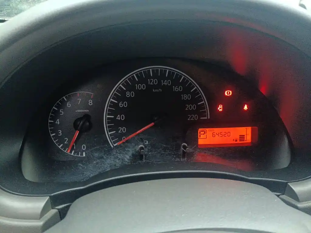 Nissan Sunny — миниатюра 12
