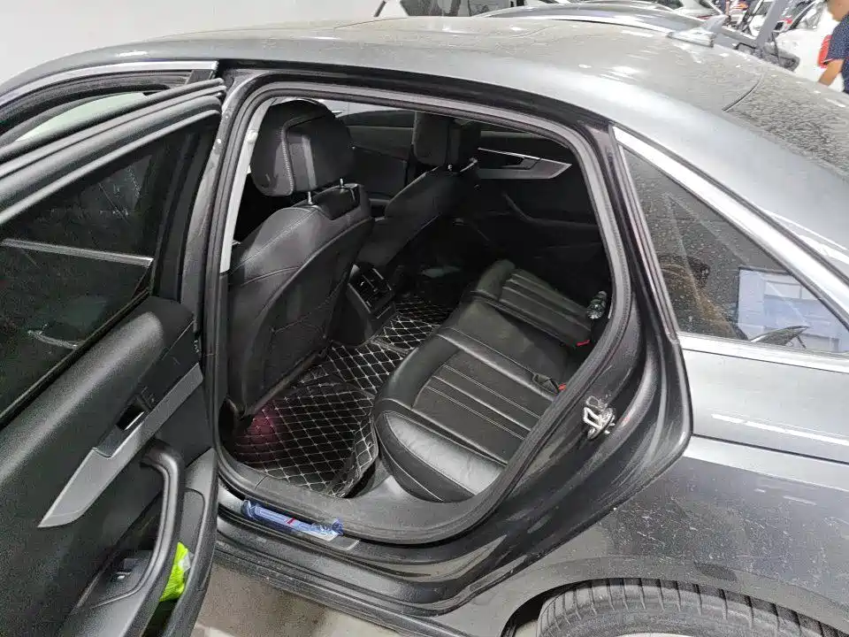 Audi A4L — миниатюра 6