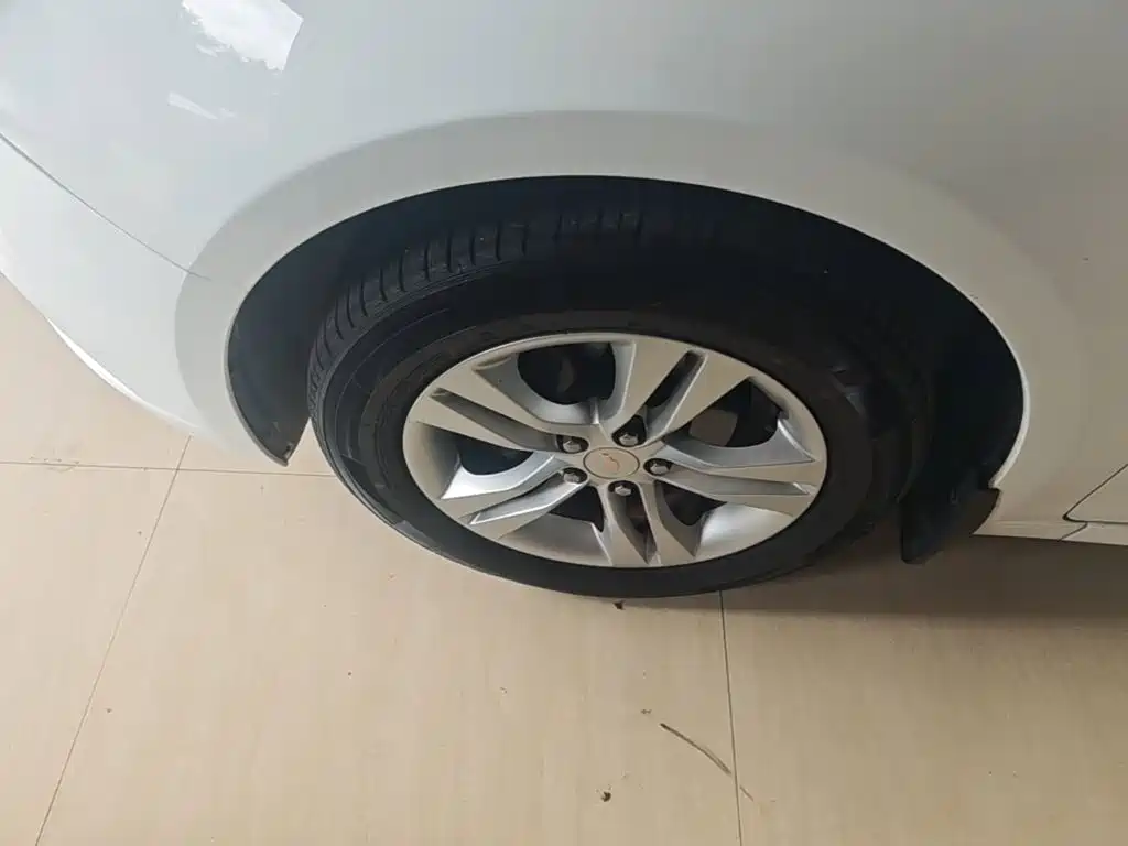 Chevrolet Cruze — миниатюра 23