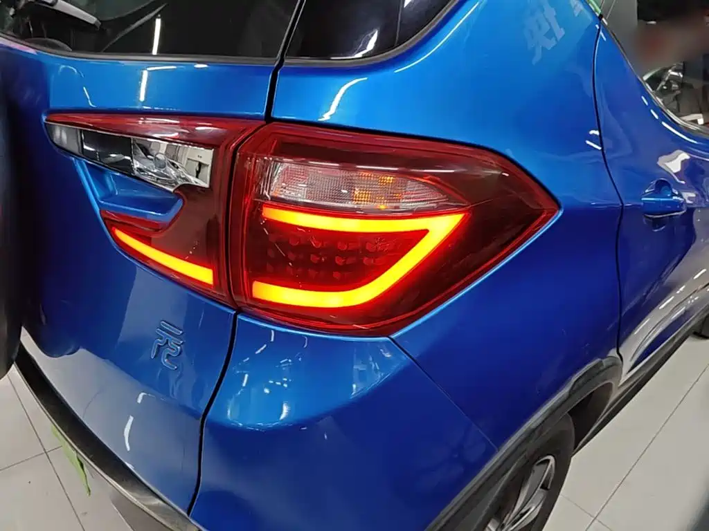 BYD Yuan EV — миниатюра 8