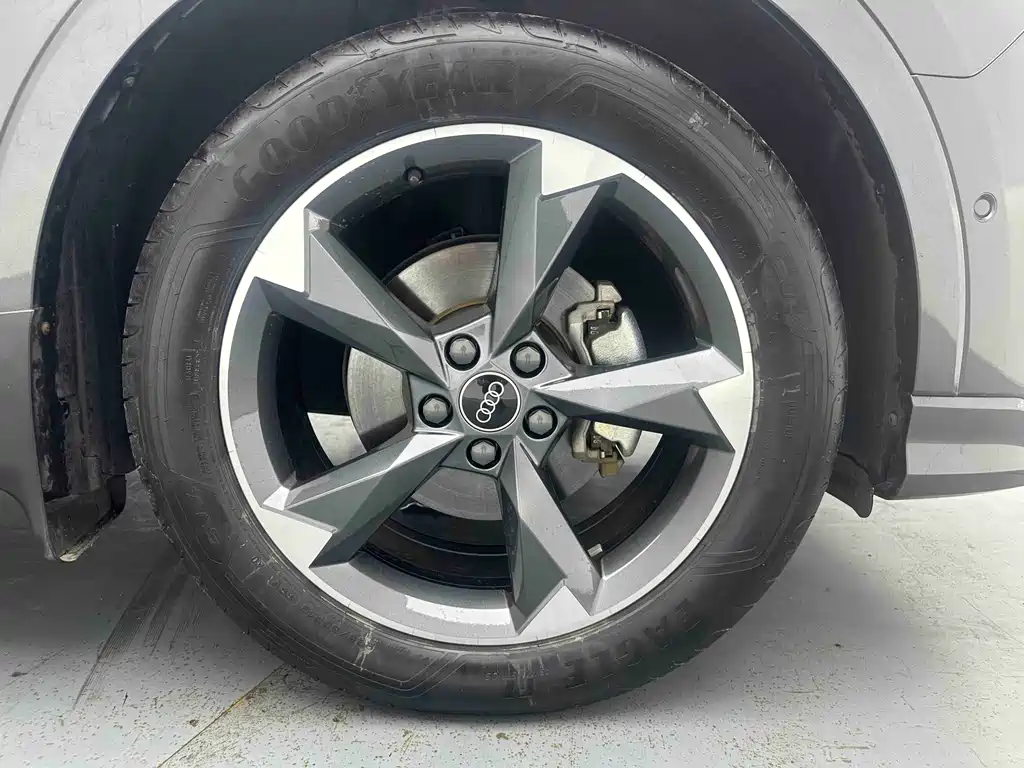 Audi Q3 — миниатюра 8