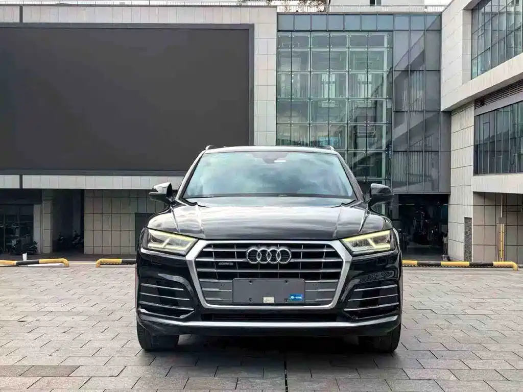 Audi Q5L — миниатюра 2