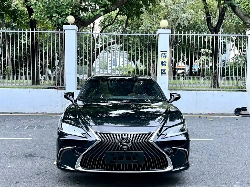Lexus ES — миниатюра 2