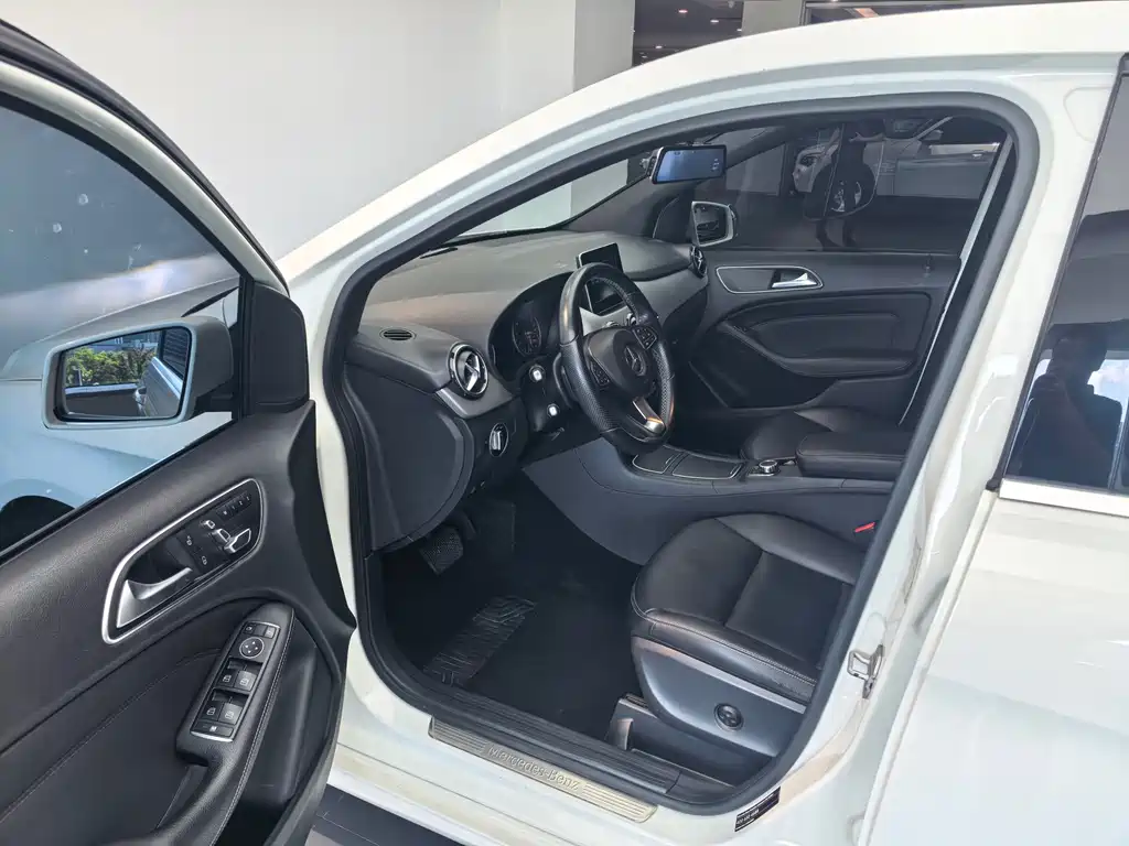 Mercedes-Benz B-Class — миниатюра 8