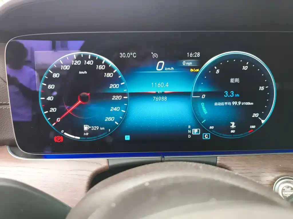 Mercedes-Benz E-Class — миниатюра 5