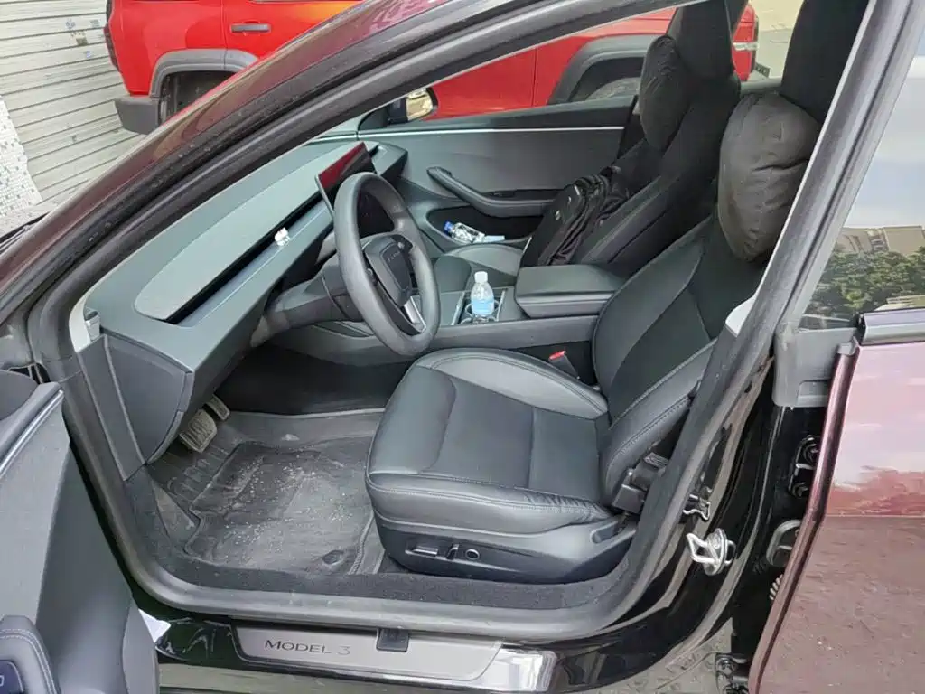 Tesla Model 3 — миниатюра 15