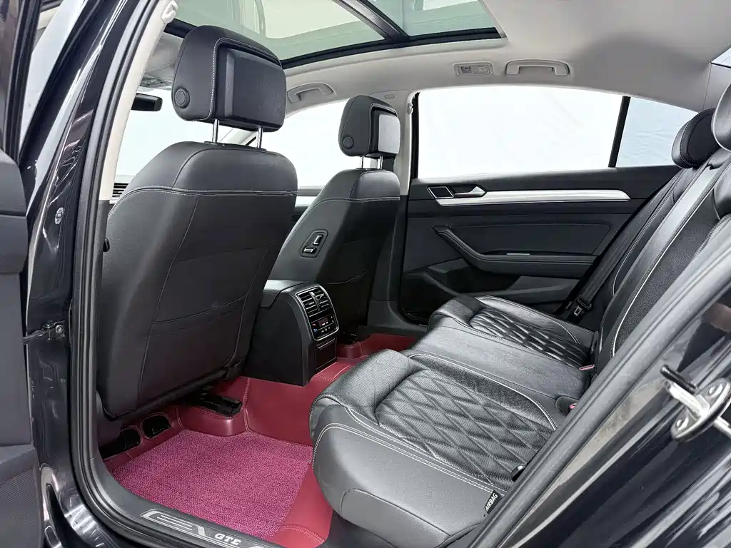 Volkswagen Magotan PHEV — миниатюра 10