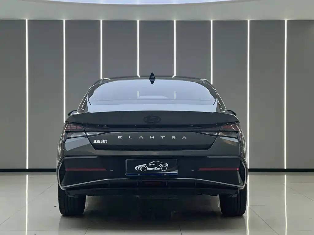 Hyundai Elantra — миниатюра 17