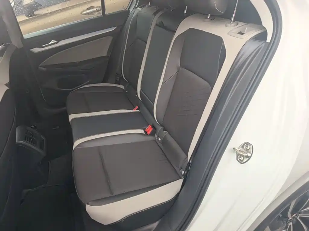 Volkswagen Golf — миниатюра 22