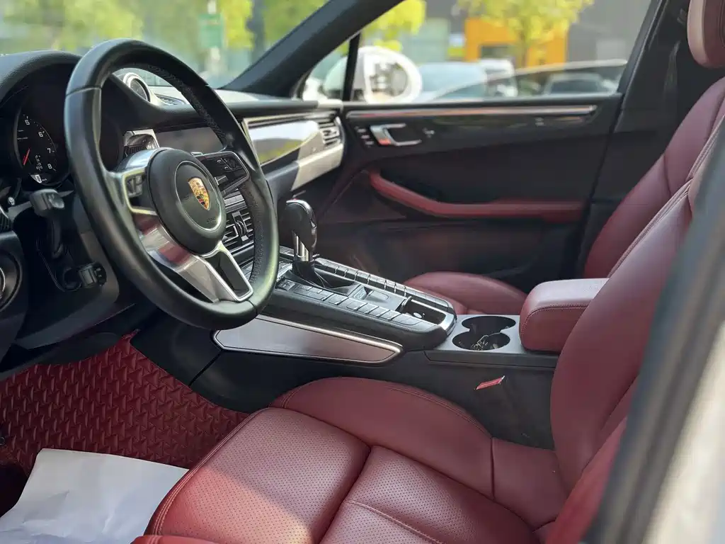 Porsche Macan — миниатюра 4