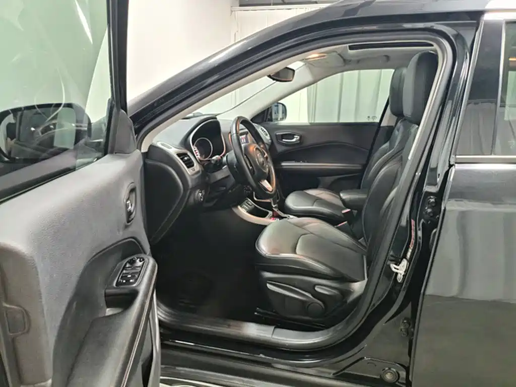 Jeep Compass — миниатюра 9