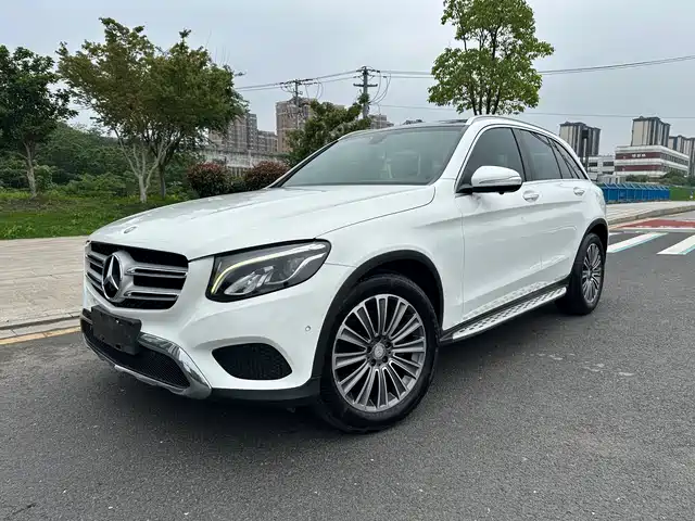 MERCEDES-BENZ GLC