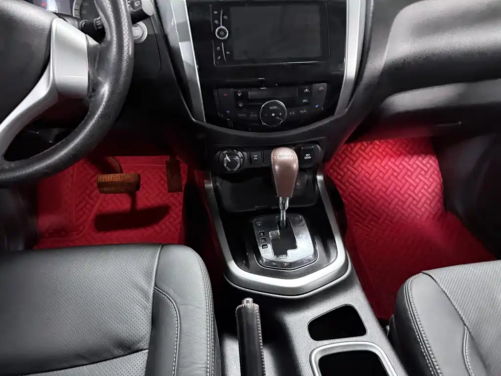 Nissan Terra — миниатюра 13