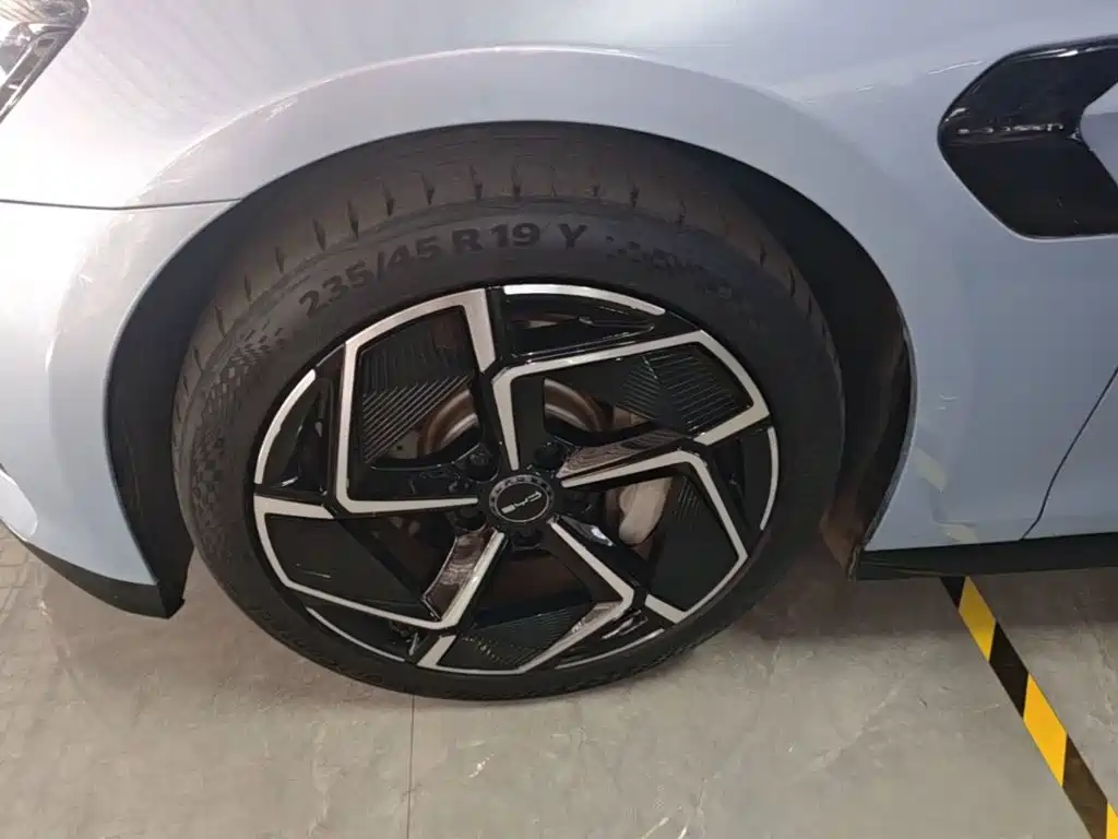 BYD Seal — миниатюра 23