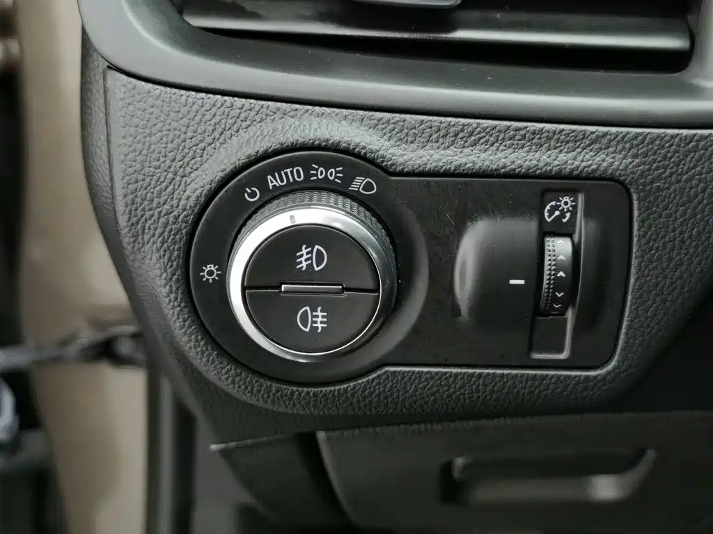Buick Envision Plus — миниатюра 21
