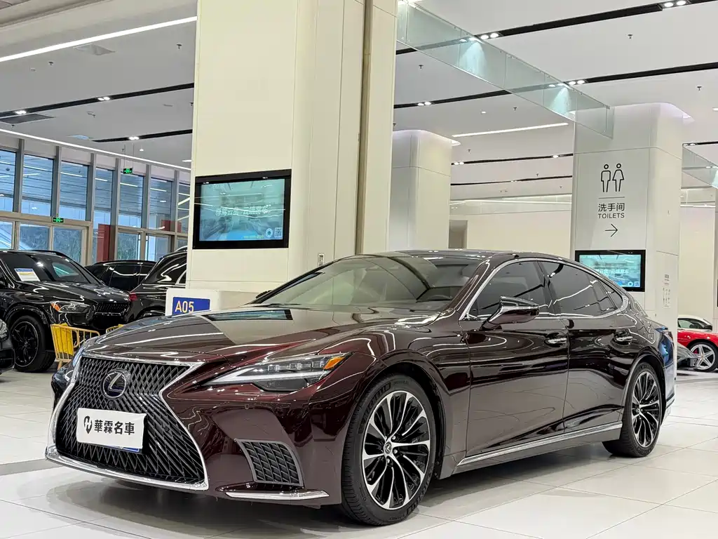 Lexus LS 2022
