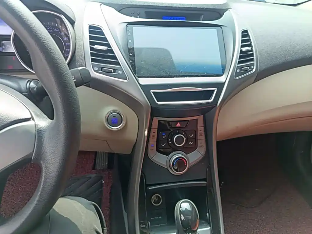 Hyundai Elantra Langdong — миниатюра 18