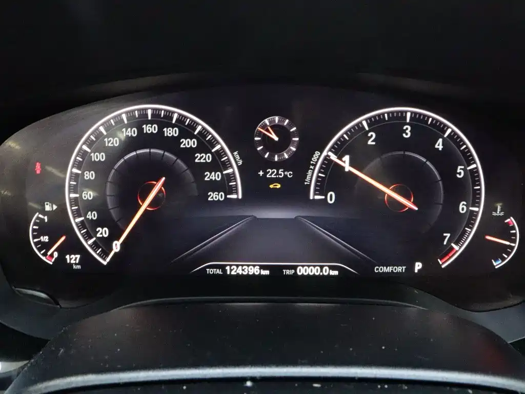 BMW 5 Series — миниатюра 13