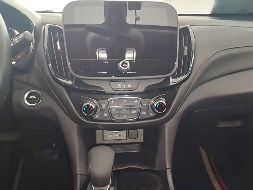Chevrolet Equinox — миниатюра 13