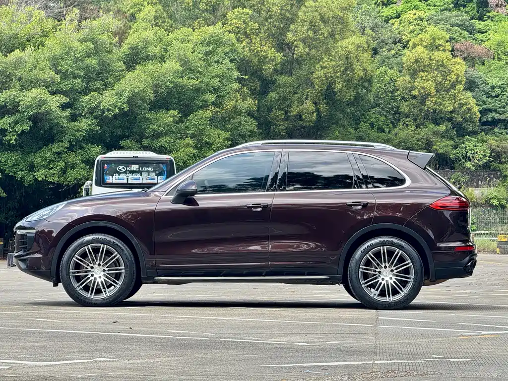 Porsche Cayenne — миниатюра 4