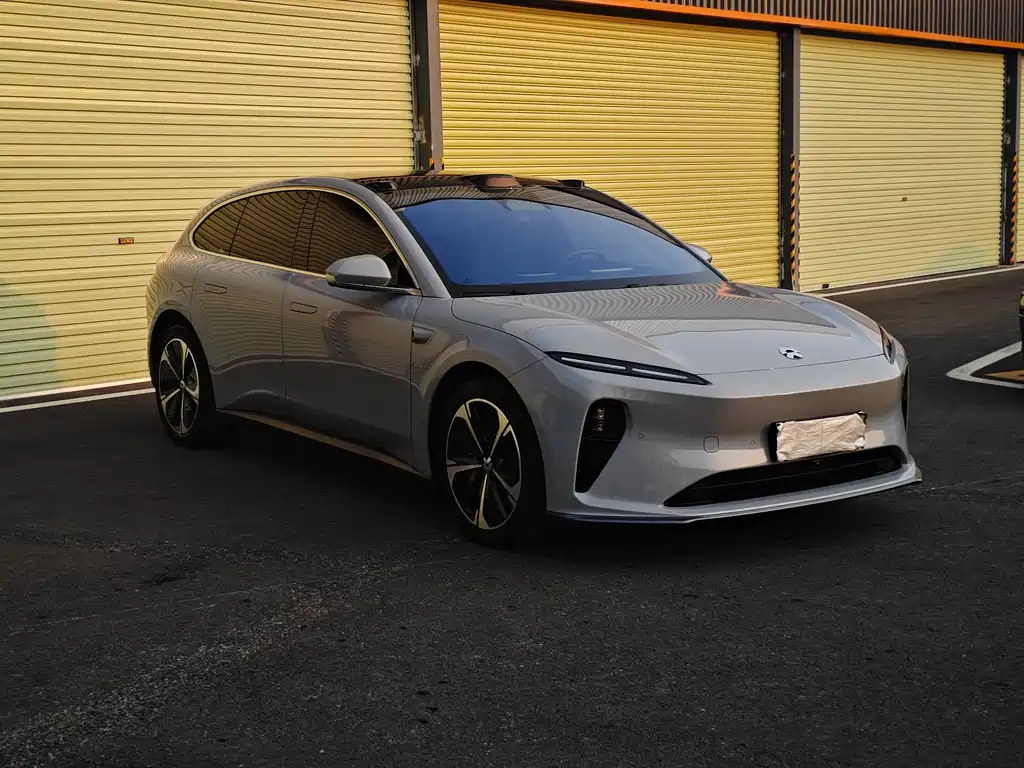 NIO NIO ET5T