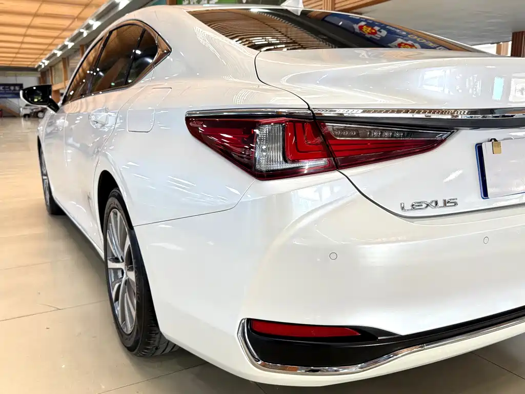 Lexus ES — миниатюра 30
