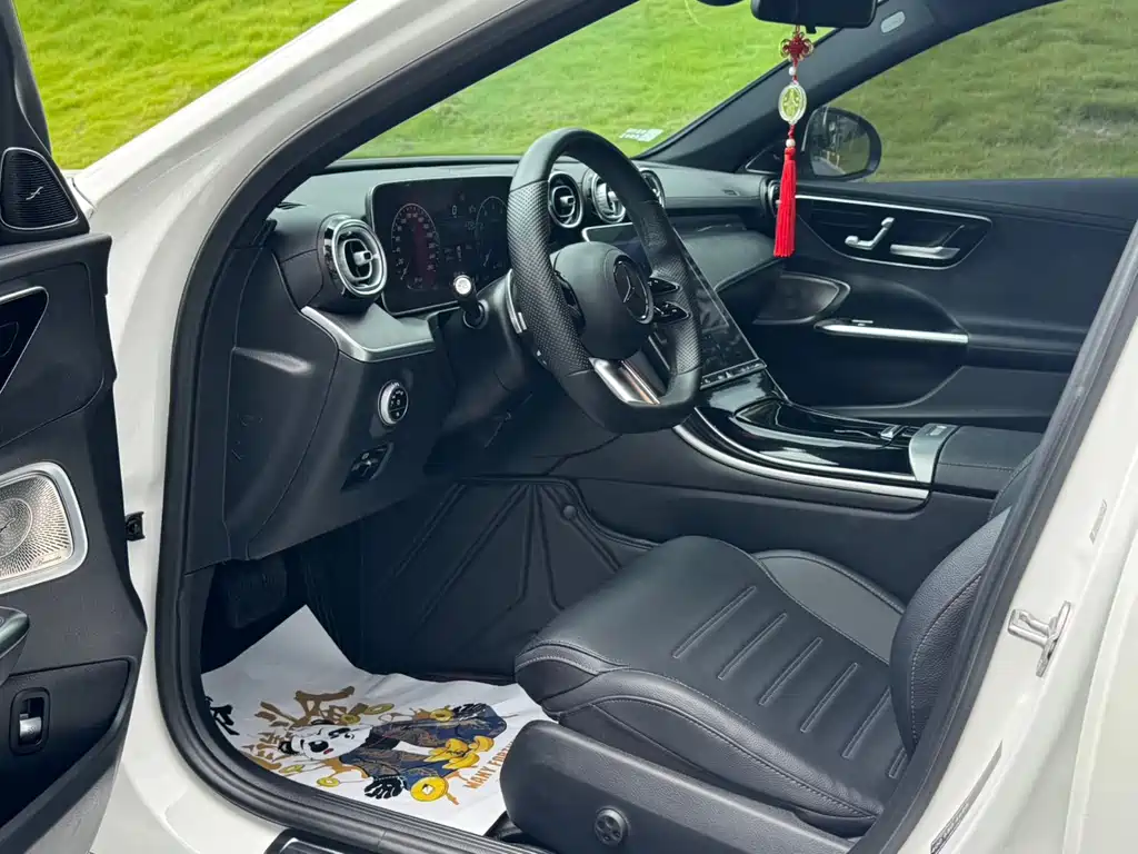 Mercedes-Benz C-Class — миниатюра 4