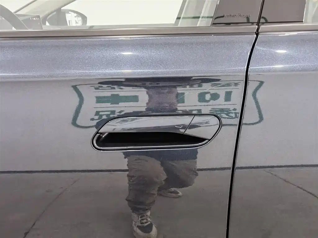 VOLKSWAGEN ID.7 VIZZION