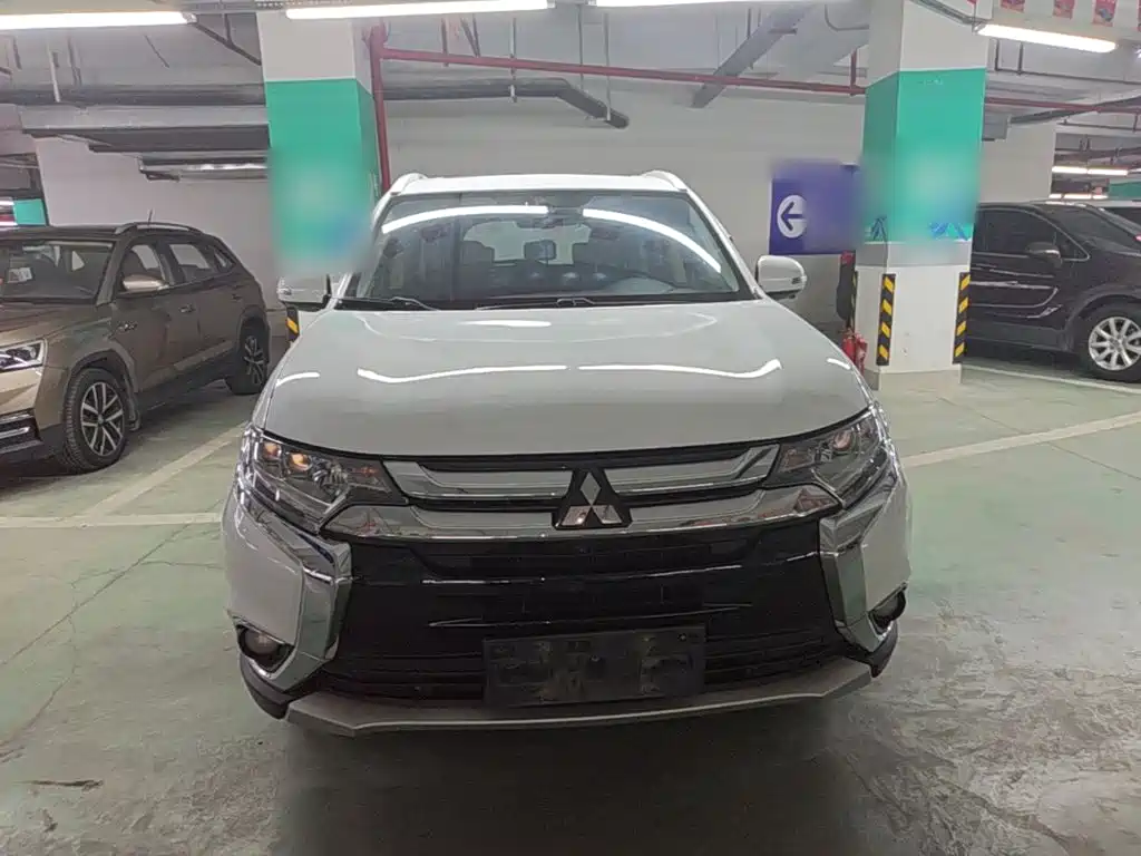 Mitsubishi Outlander — миниатюра 3