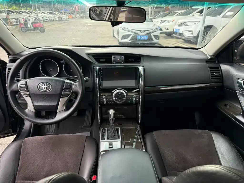 Toyota Reiz — миниатюра 6