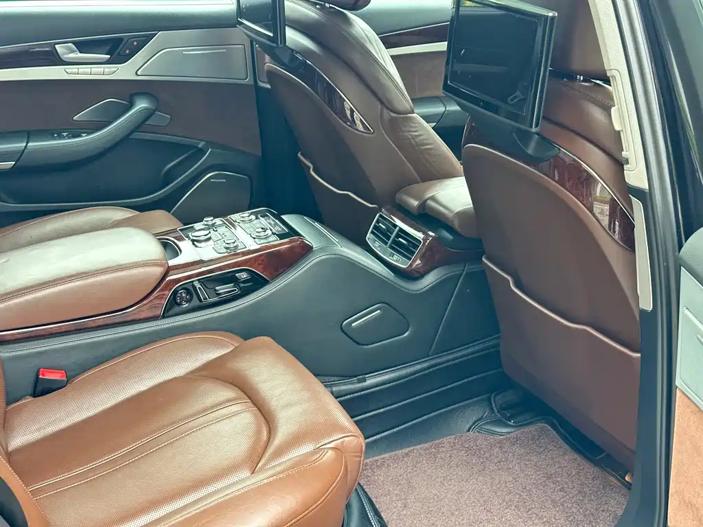 Audi A8 — миниатюра 18