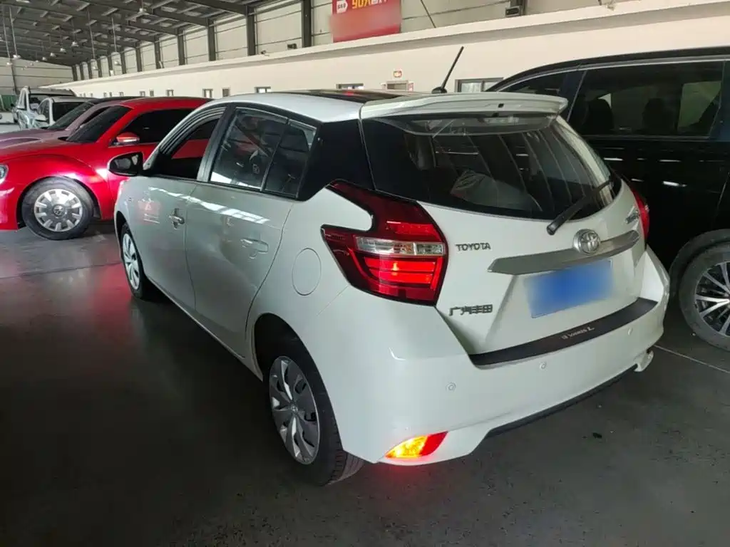 Toyota Yaris L — миниатюра 5