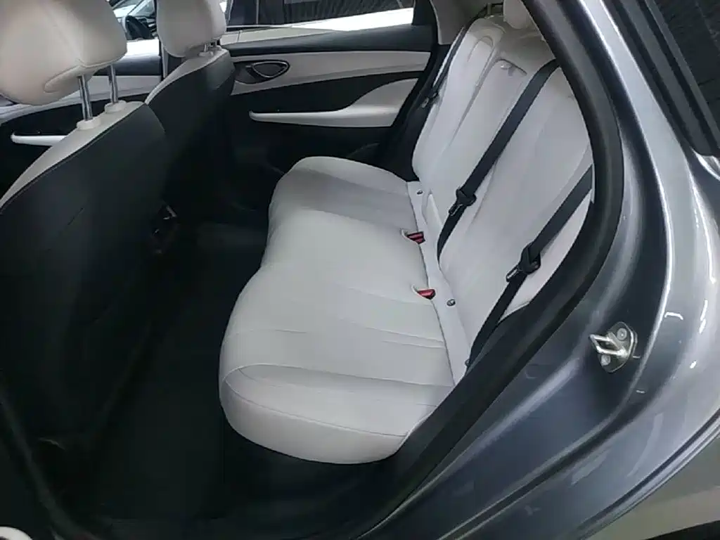 BYD Seal 05 DM-i — миниатюра 17