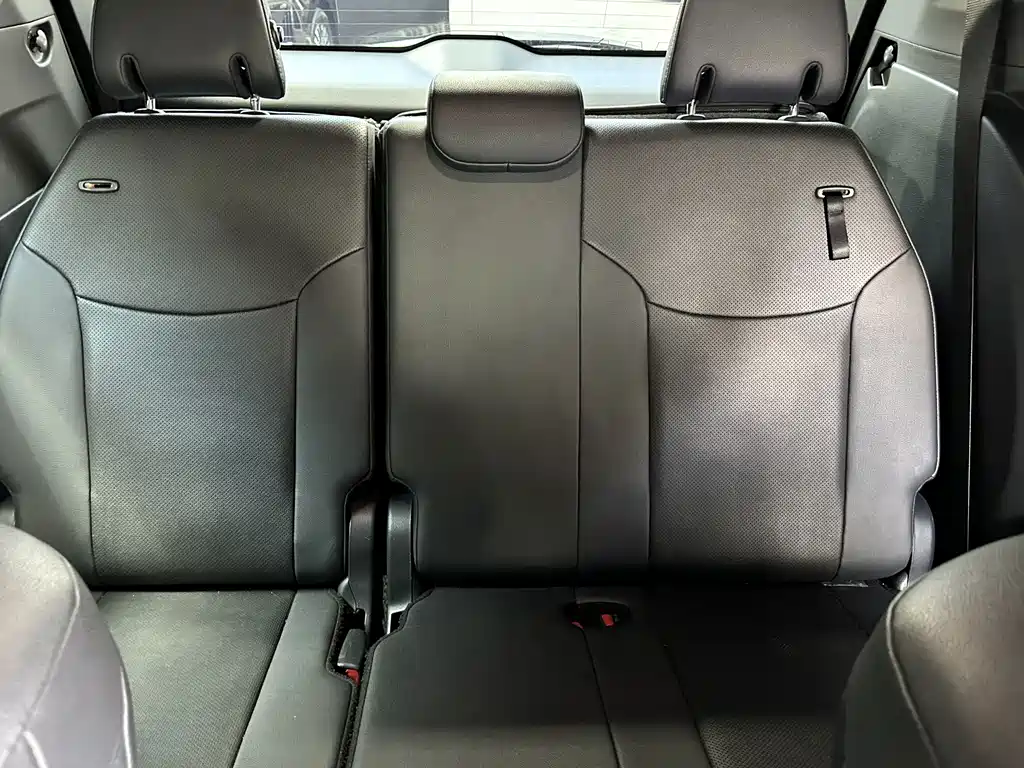 Toyota Sienna — миниатюра 16