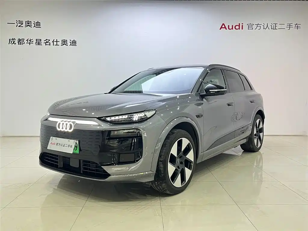 AUDI Q6L E TRON