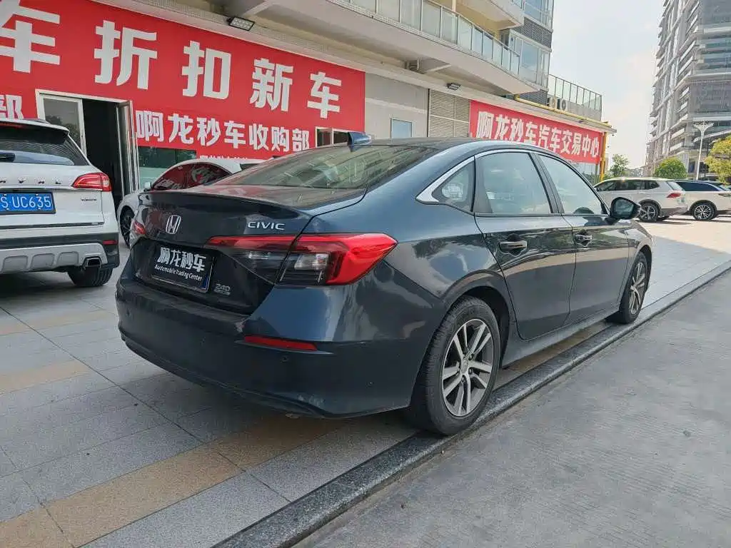 Honda Civic — миниатюра 8