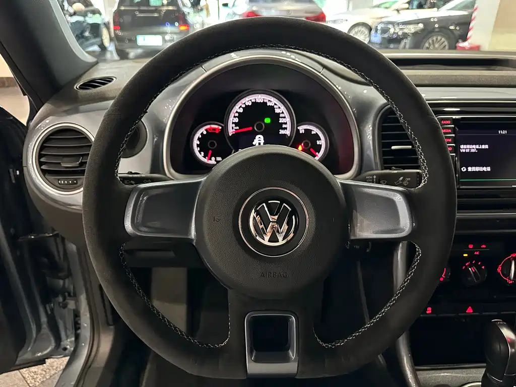 Volkswagen Beetle — миниатюра 7
