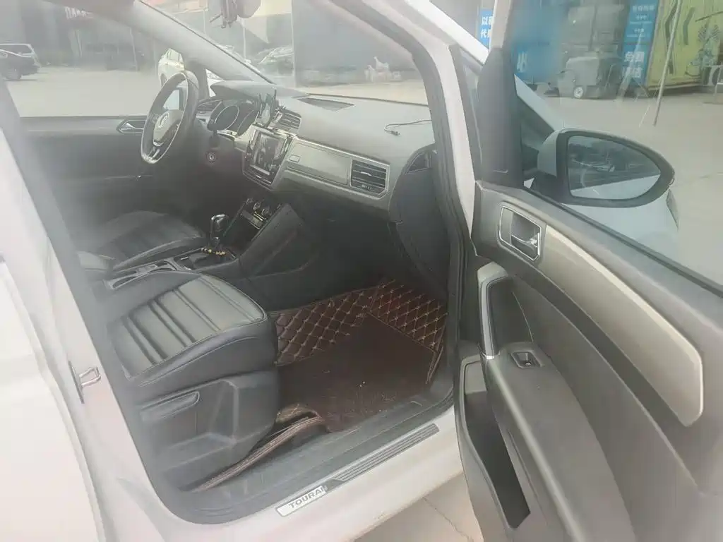Volkswagen Touran — миниатюра 8