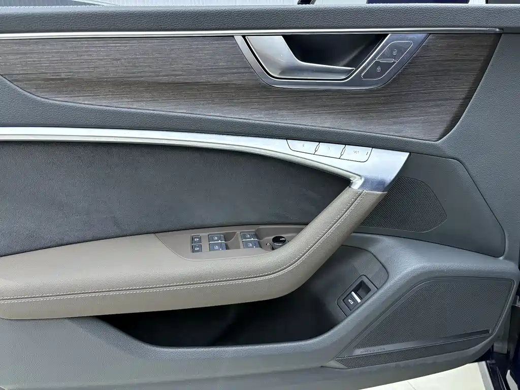 Audi A7L 2022 55 TFSI quattro S-line