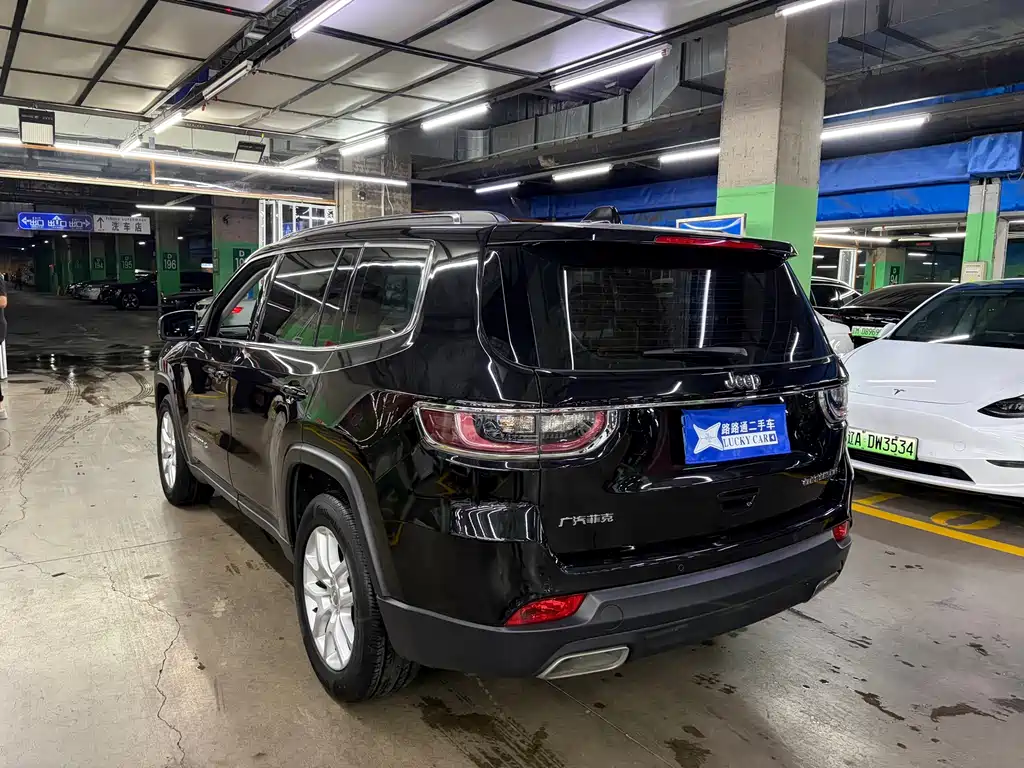 Jeep Commander — миниатюра 6