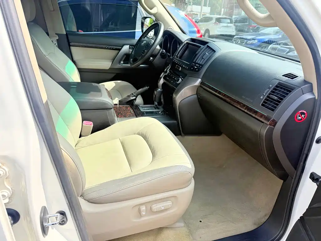 Toyota Land Cruiser — миниатюра 9