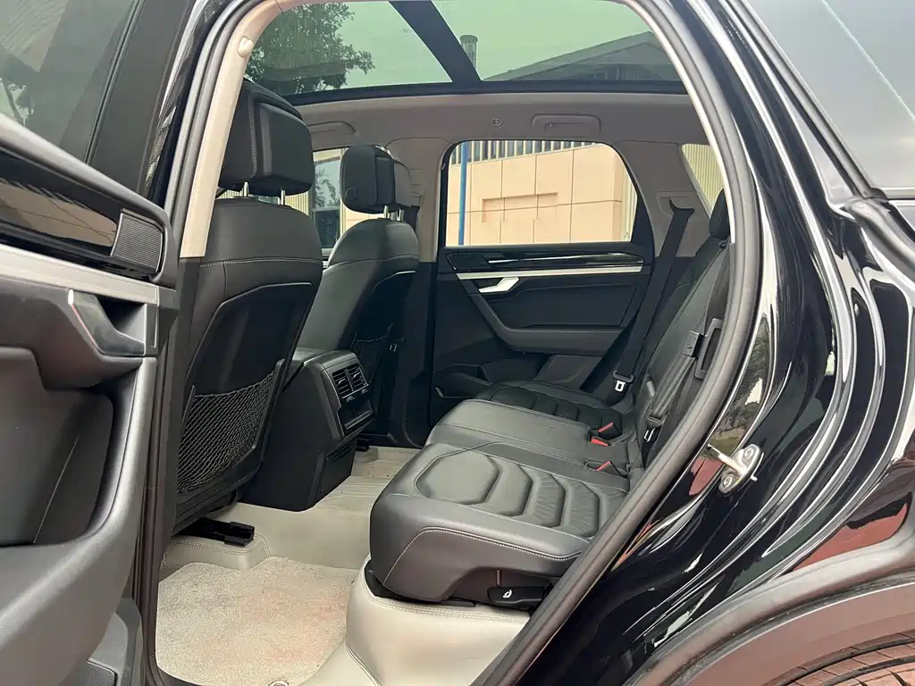 Volkswagen Touareg — миниатюра 17